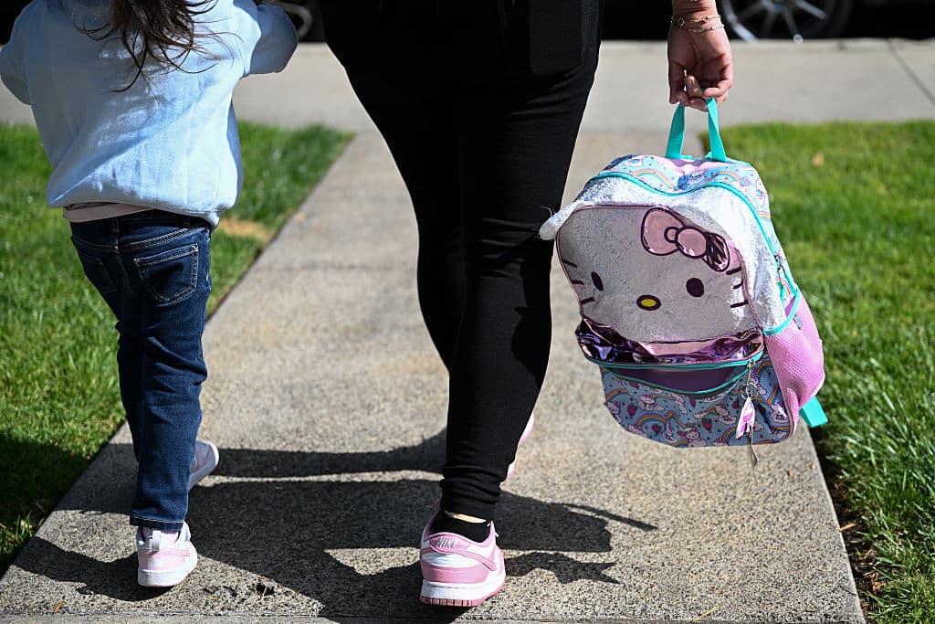 ¿Para qué sirve una carta poder? Asesoran a inmigrantes en riesgo de deportación
