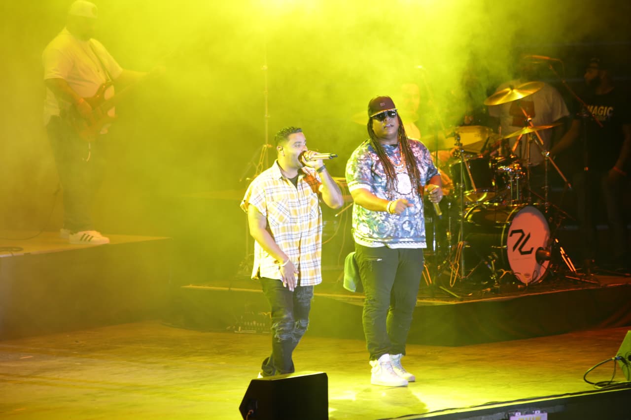 Zion y Lennox cerraron la noche con broche de oro este evento cantando todos sus éxitos.