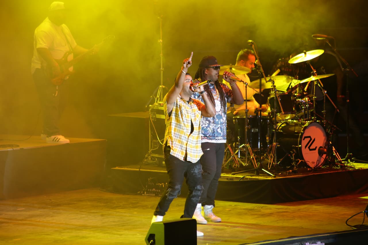 Zion y Lennox cerraron la noche con broche de oro este evento cantando todos sus éxitos.