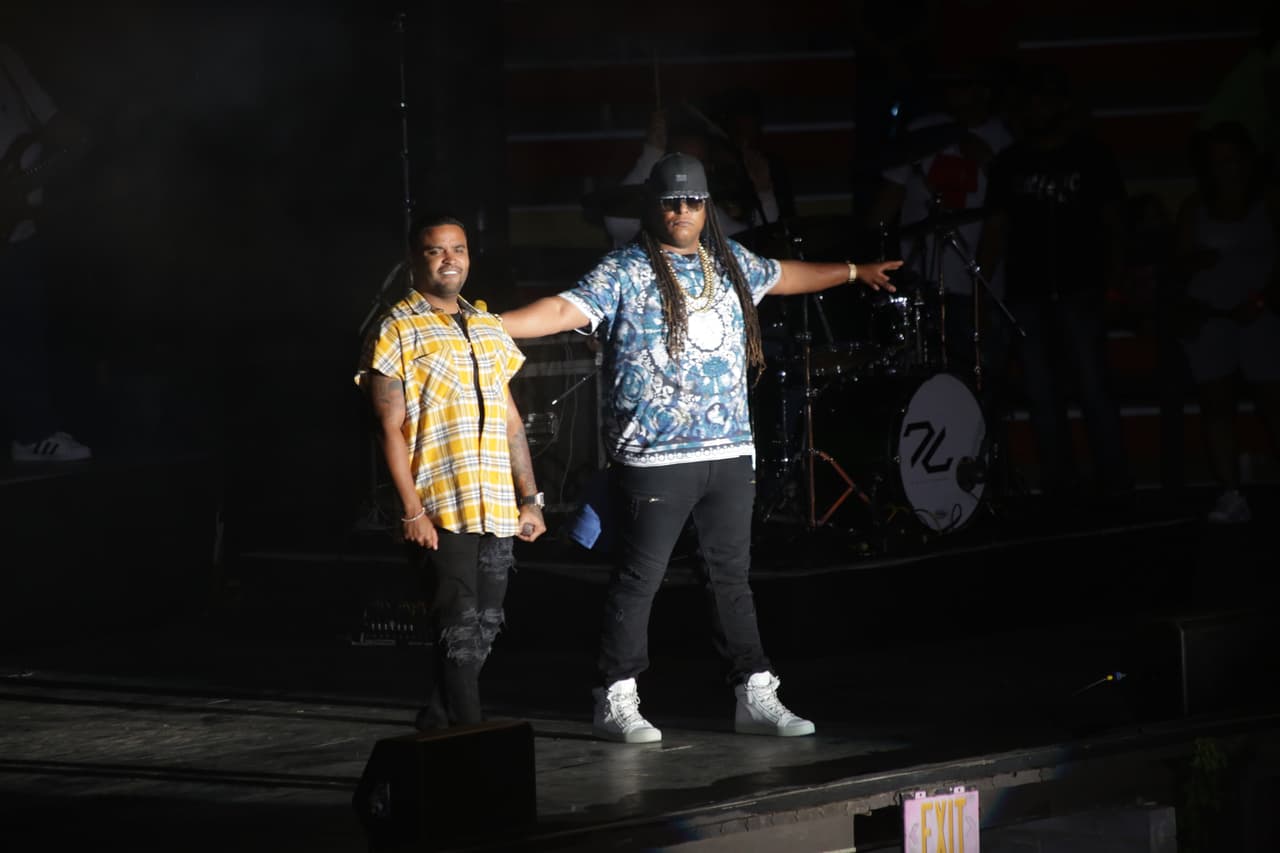 Zion y Lennox cerraron la noche con broche de oro este evento cantando todos sus éxitos.