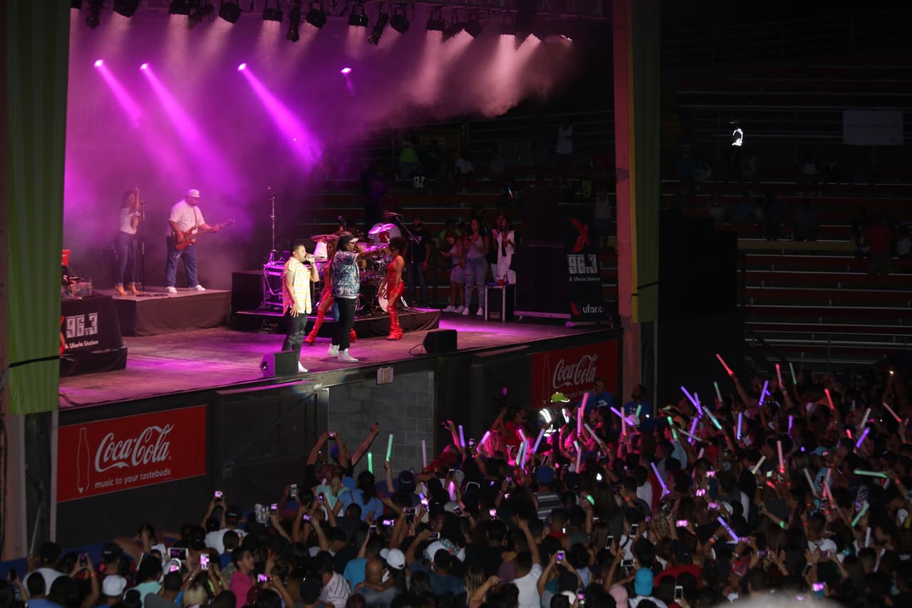 Zion y Lennox cerraron la noche con broche de oro este evento cantando todos sus éxitos.