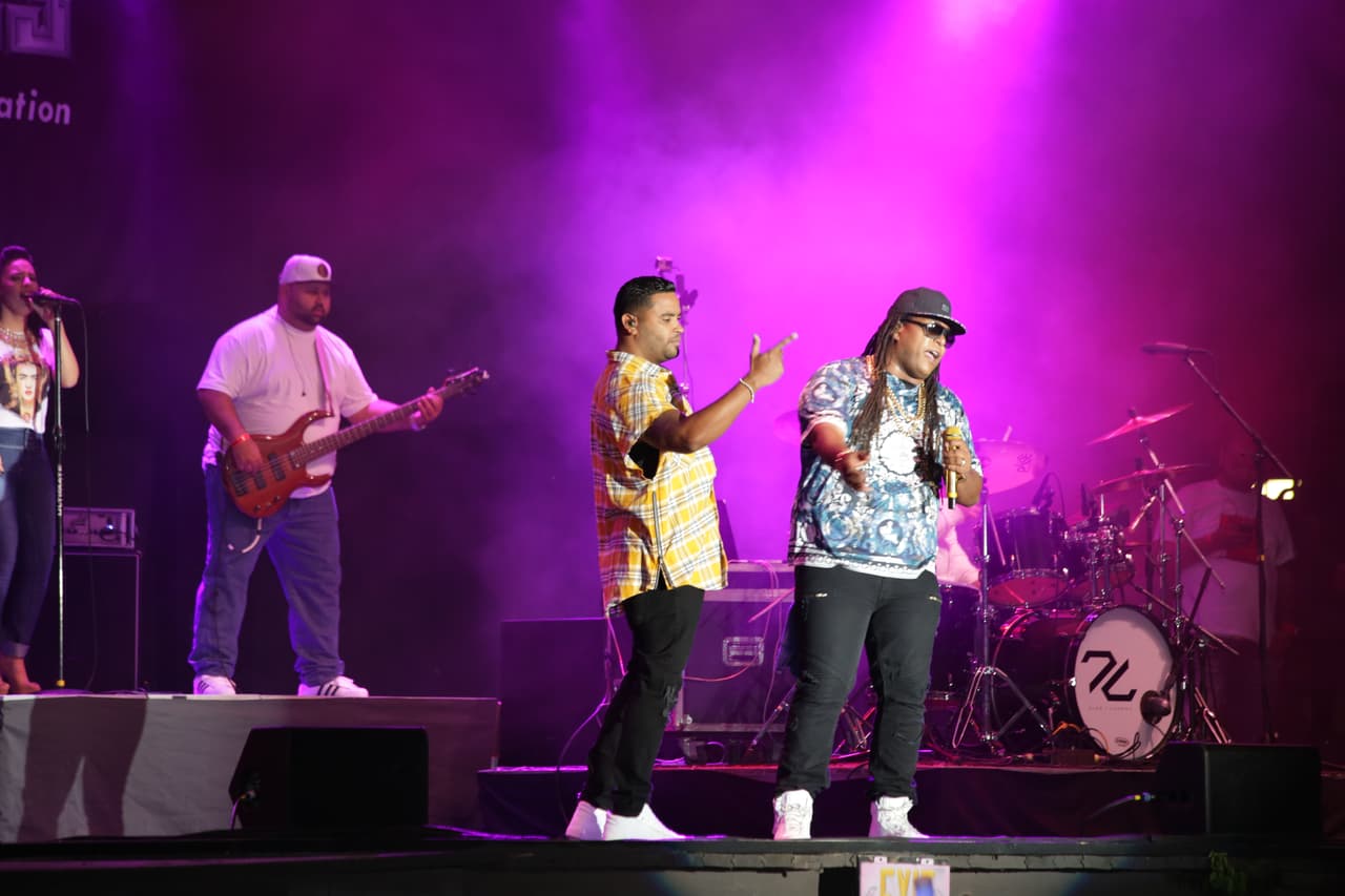 Zion y Lennox cerraron la noche con broche de oro este evento cantando todos sus éxitos.