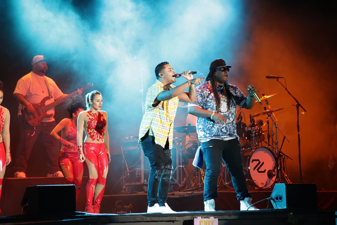 Zion y Lennox cerraron la noche con broche de oro este evento cantando todos sus éxitos.