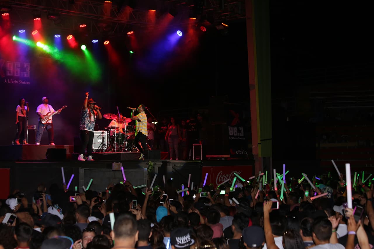 Zion y Lennox cerraron la noche con broche de oro este evento cantando todos sus éxitos.