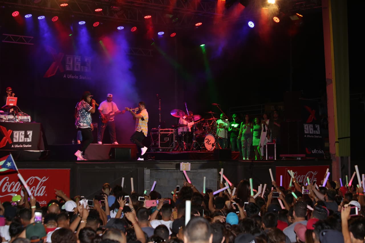 Zion y Lennox cerraron la noche con broche de oro este evento cantando todos sus éxitos.