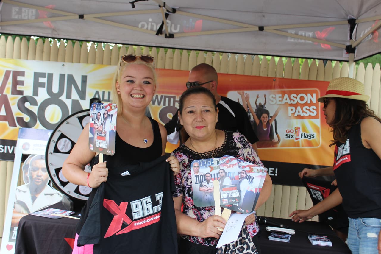 Por supuesto, no podían faltar las camisetas de La X.