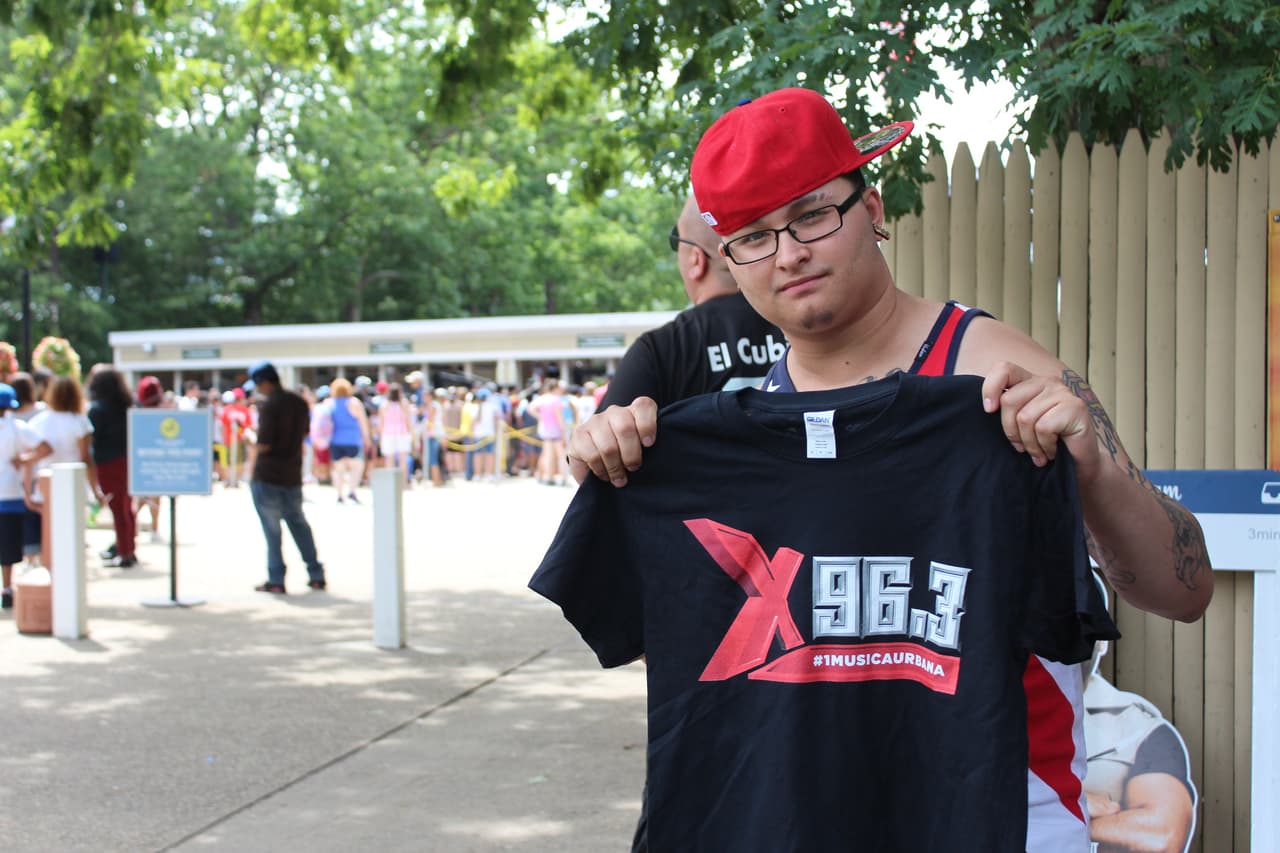 Por supuesto, no podían faltar las camisetas de La X.