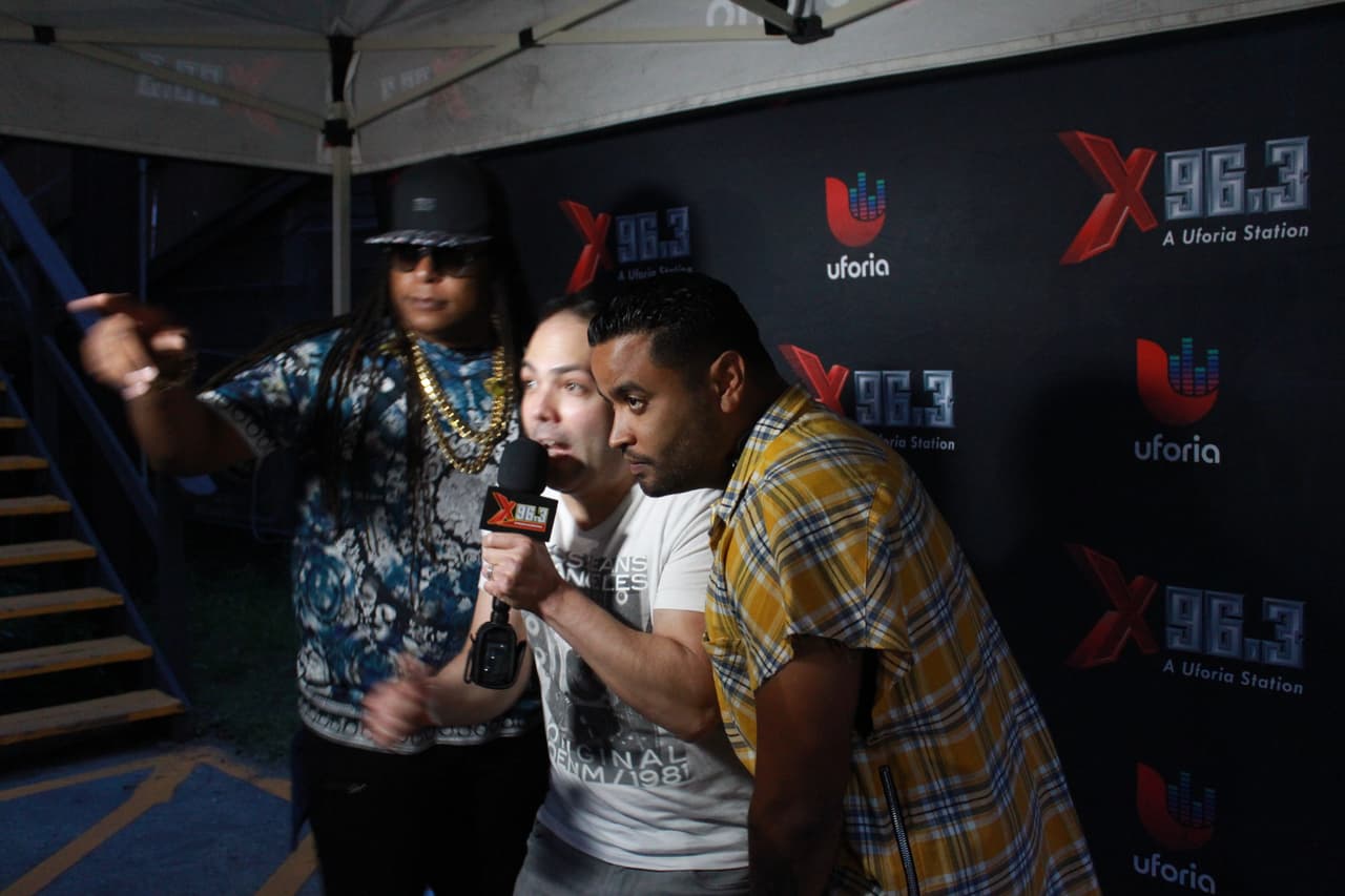 Joel Santiago se encontró a Zion y Lennox backstage antes de subir a tarima.