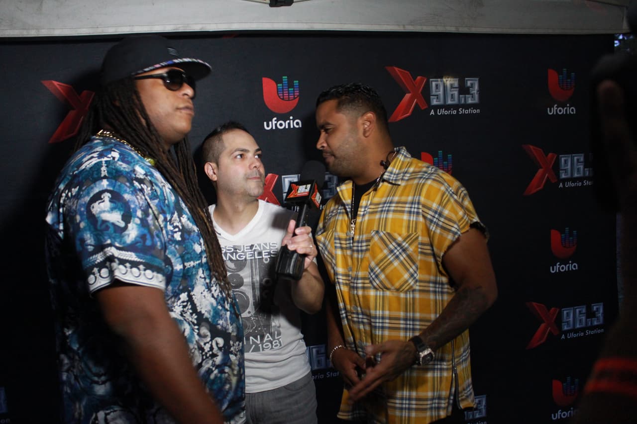 Joel Santiago se encontró a Zion y Lennox backstage antes de subir a tarima.