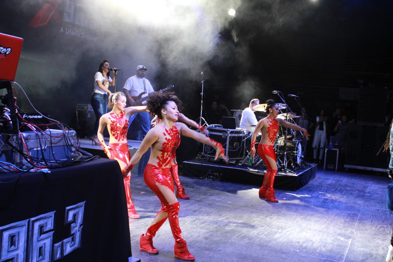 Zion y Lennox cerraron la noche con broche de oro este evento cantando todos sus éxitos.