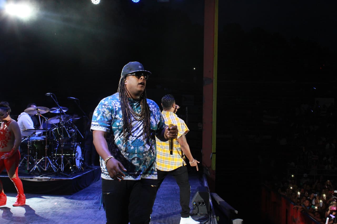 Zion y Lennox cerraron la noche con broche de oro este evento cantando todos sus éxitos.