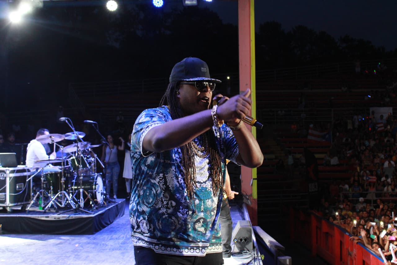 Zion y Lennox cerraron la noche con broche de oro este evento cantando todos sus éxitos.