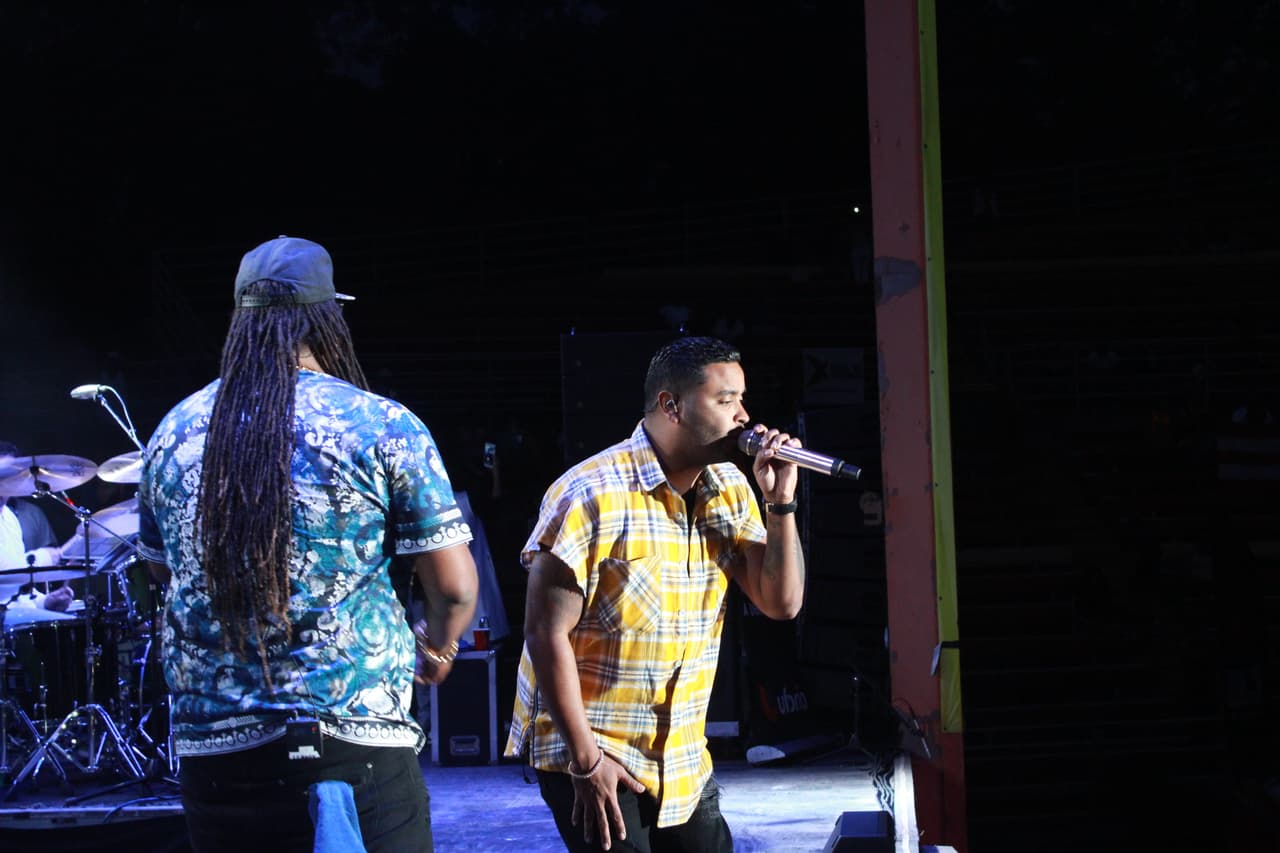 Zion y Lennox cerraron la noche con broche de oro este evento cantando todos sus éxitos.