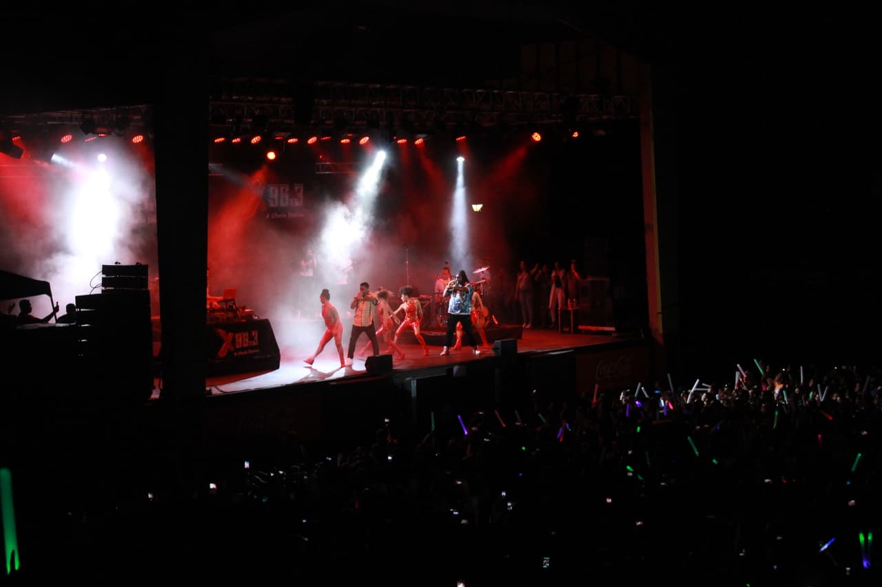 Zion y Lennox cerraron la noche con broche de oro este evento cantando todos sus éxitos.