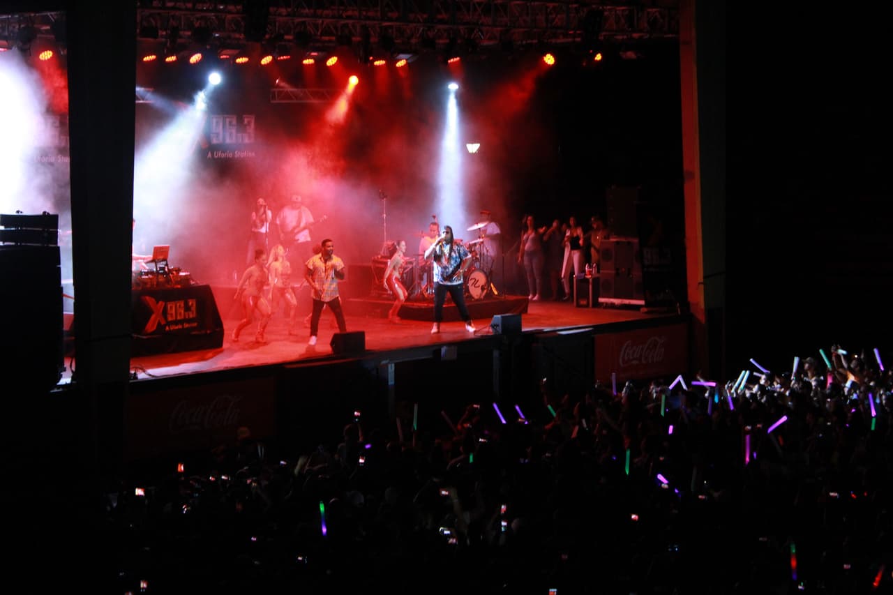 Zion y Lennox cerraron la noche con broche de oro este evento cantando todos sus éxitos.