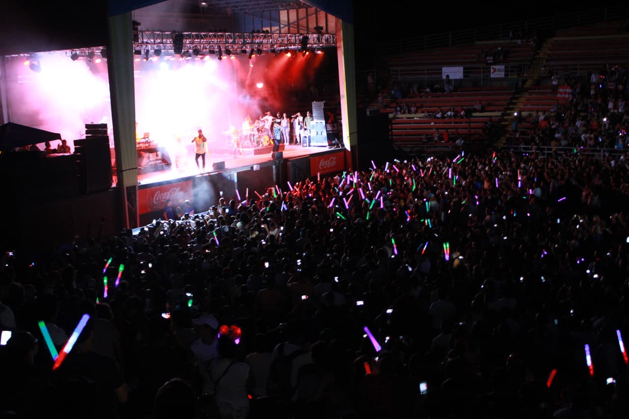 Zion y Lennox cerraron la noche con broche de oro este evento cantando todos sus éxitos.