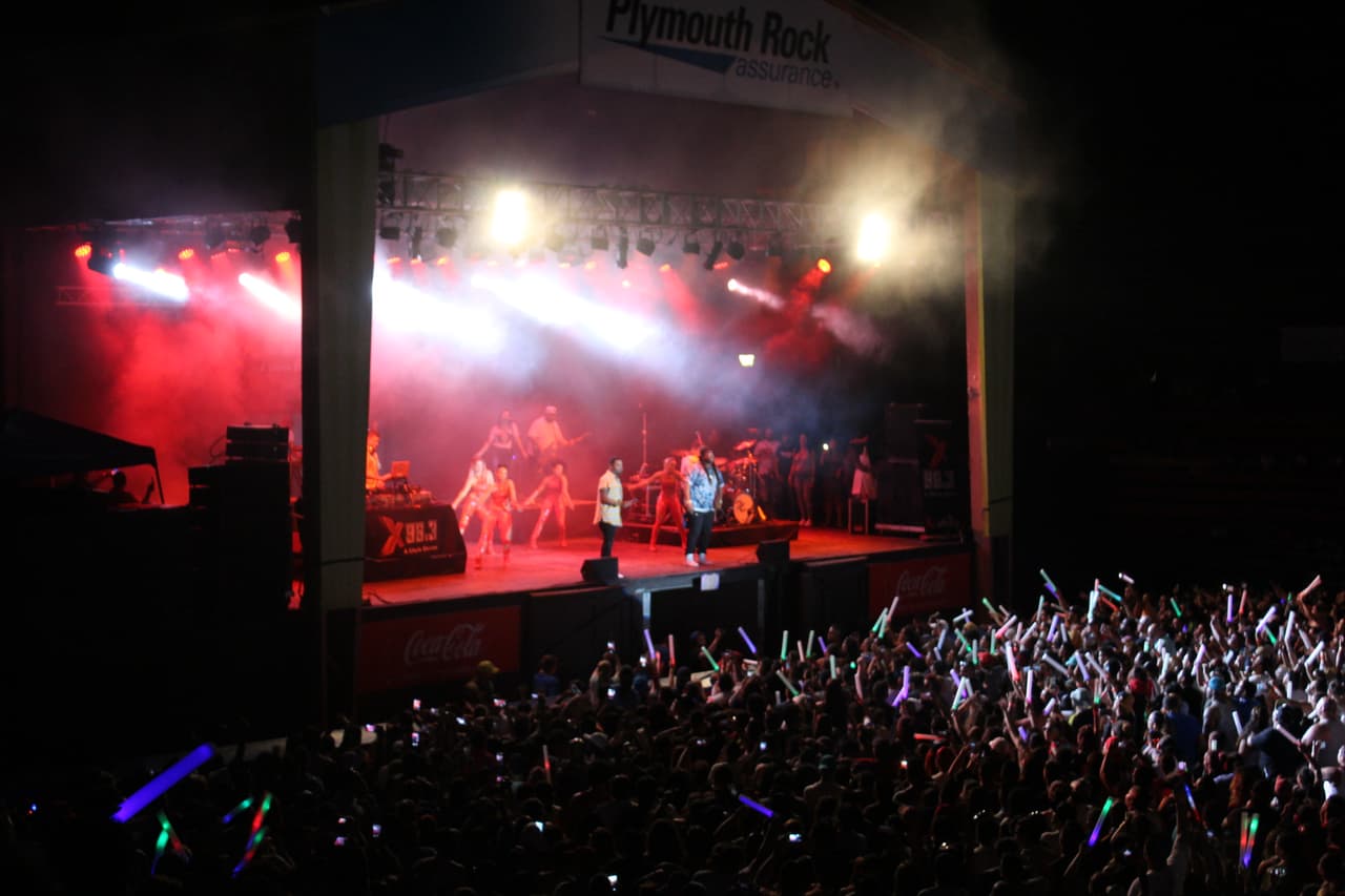 Zion y Lennox cerraron la noche con broche de oro este evento cantando todos sus éxitos.