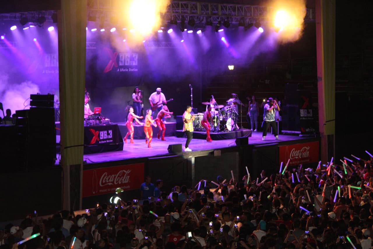 Zion y Lennox cerraron la noche con broche de oro este evento cantando todos sus éxitos.