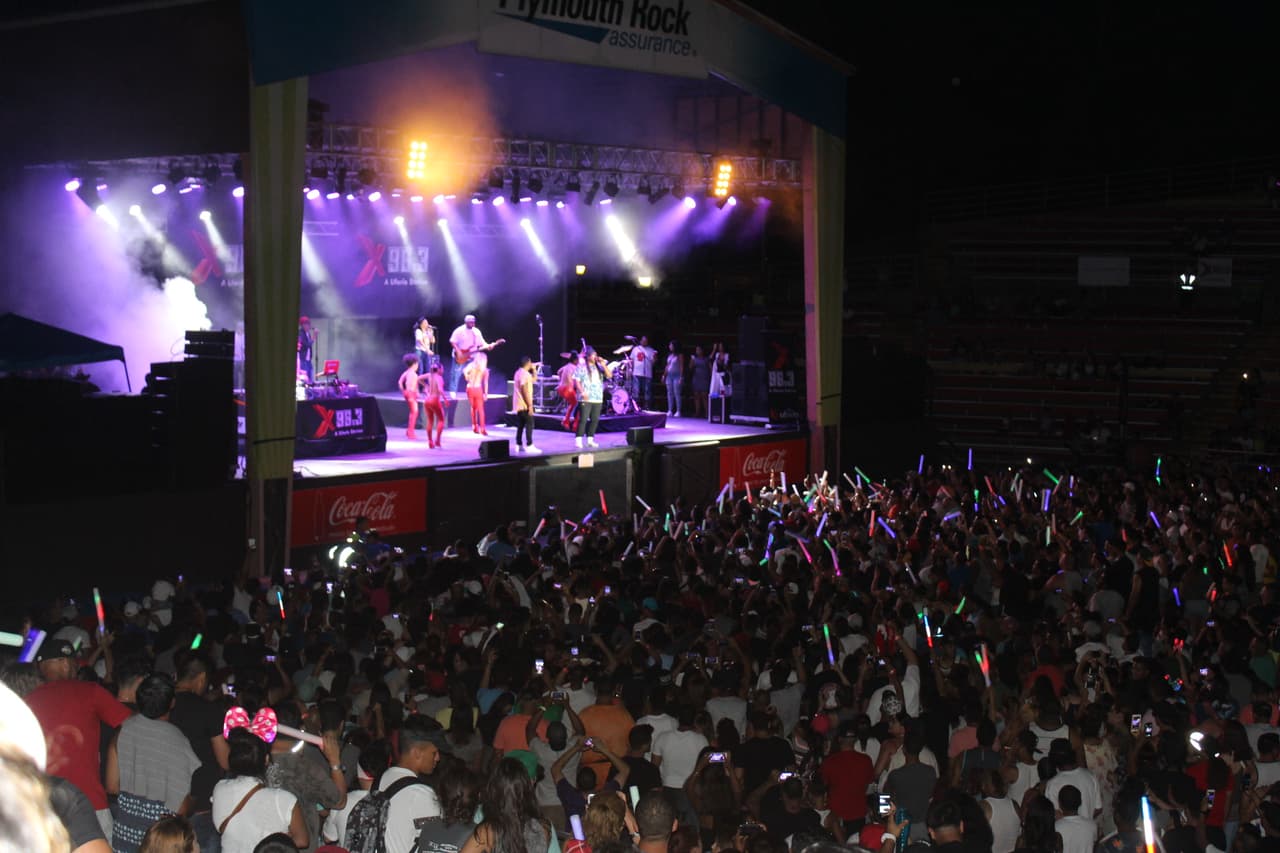 Zion y Lennox cerraron la noche con broche de oro este evento cantando todos sus éxitos.
