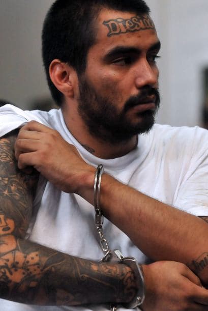 Las mujeres una vez aceptadas tienen tanto a la protección de la mara como que acatar las decisiones de los hombres, y automáticamente pierden su libertad.