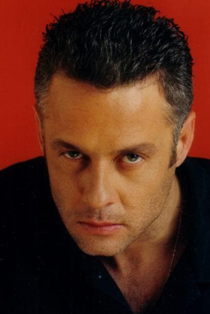 'Atrévete a olvidarme' (2001) fue el siguiente gran trabajo del actor, quien se contentó haciendo villanías en contra de Adriana Fonseca y Jorge Salinas, como el apuesto ingeniero de minas Manuel Soto.