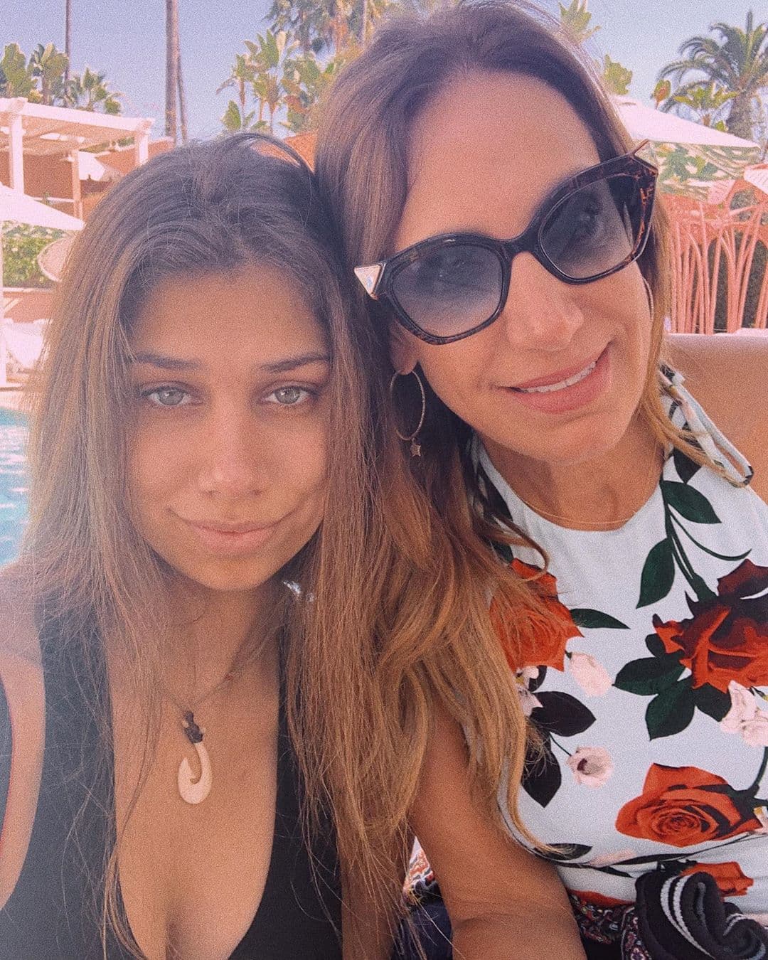 El 2019 sentó las bases de 
<b><a href="https://www.univision.com/shows/el-gordo-y-la-flaca/lili-estefan-celebra-en-grande-a-su-hija-lina-tras-vivir-una-importante-experiencia-de-su-ultimo-ano-escolar-fotos">lo que viene</a></b> para la familia de Lili. Por ejemplo, Lina inició su último año escolar.