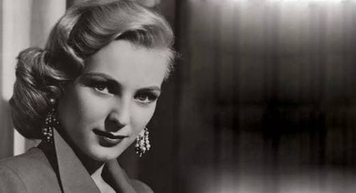 La tragedia de Miroslava Stern, que se suicidó en 1955, presuntamente por despecho al enterarse de que su amante, el torero Luis Miguel Dominguín se había casado con Lucía Bosé, causó un escándalo a nivel internacional, ya que la joven actriz de origen checo estaba despuntando para convertirse en una gran estrella.