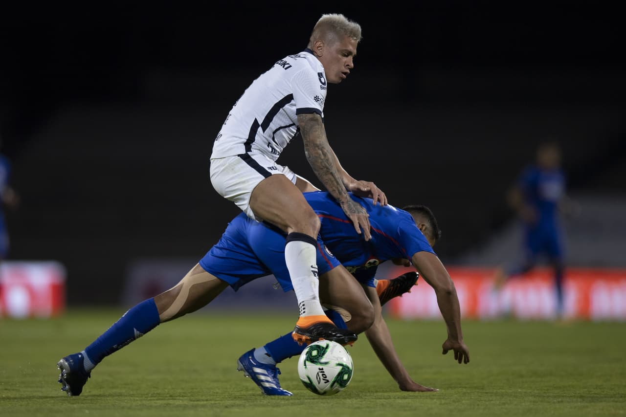 Con goles de Juan Dinneno al 4 y 37, Carlos González al 41 y Juan Pablo vigón al 89, Pumas gana 4-0 a Cruz Azu y consiguen la mayor remontada en la historia del futbol mexicano.