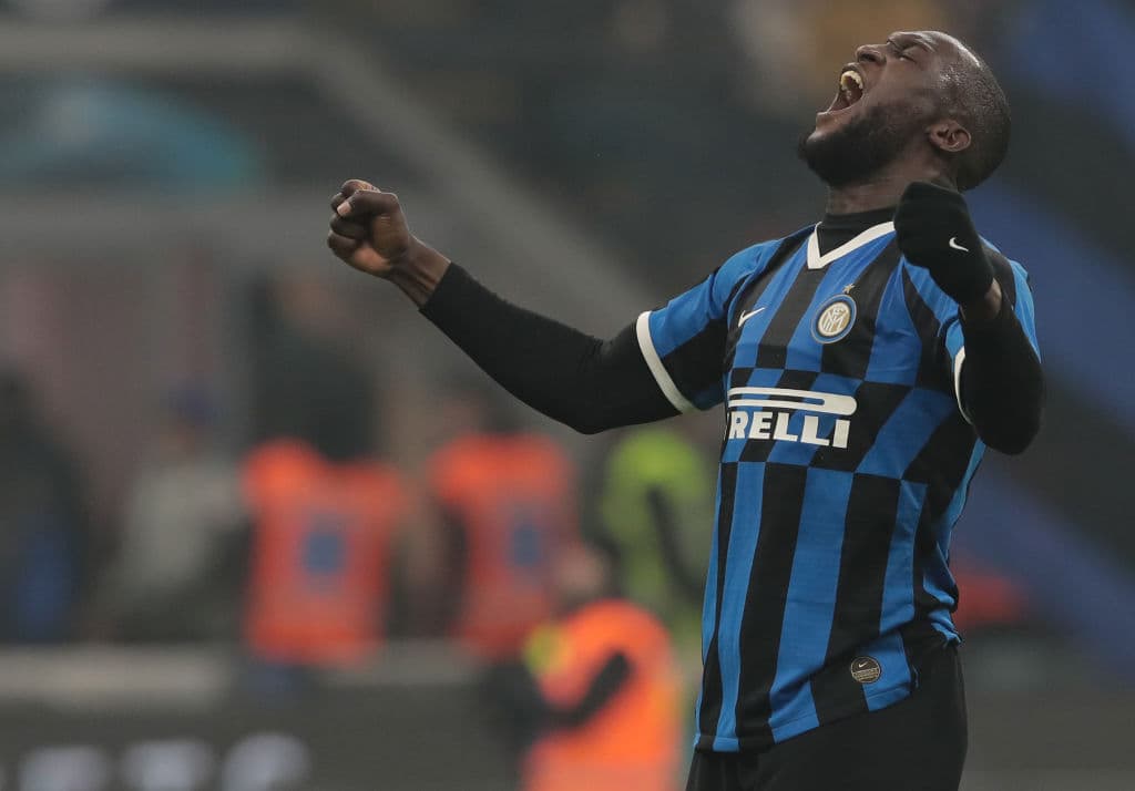 Inter se impone al Milan tras un partidazo. Cuatro goles a dos marcaron la diferencia en este derby. Zlatan y Rebic anotan por parte del Milan, mientras que por parte del Inter anotaron Brozovic, Vecino, Stefan de Vrij y Lukaku al último minuto.