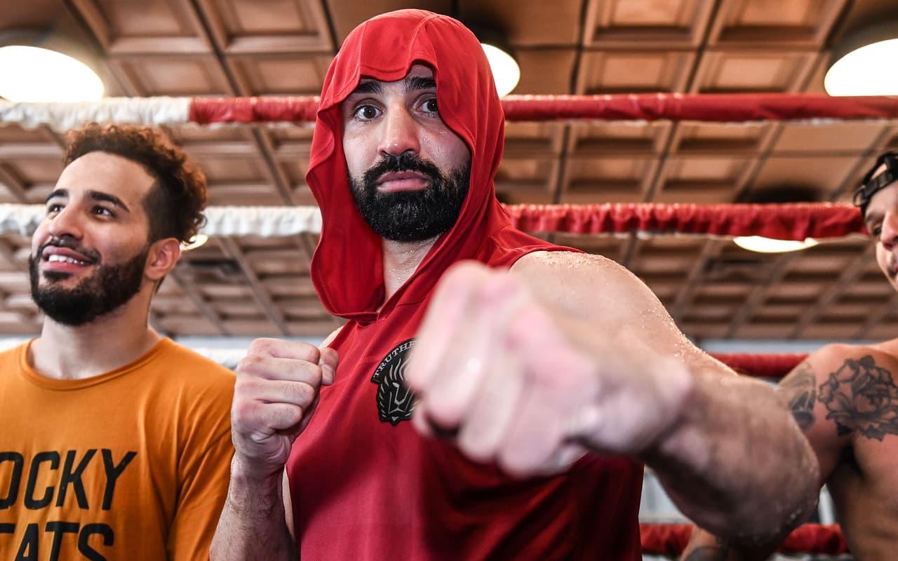 Paul Malignaggi y Artem Lobov finalmente podrán arreglar sus diferencias en el entarimado del 'boxeo en esteroides', Bare Knuckle Fighting Championship, este sábado en Florida.
