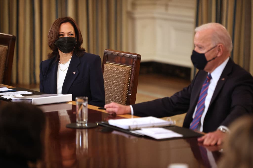 Joe Biden designa a Kamala Harris para manejar el flujo migratorio en la frontera con México