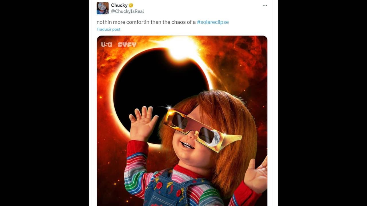 Chucky se sumó a la tendencia del eclipse solar.