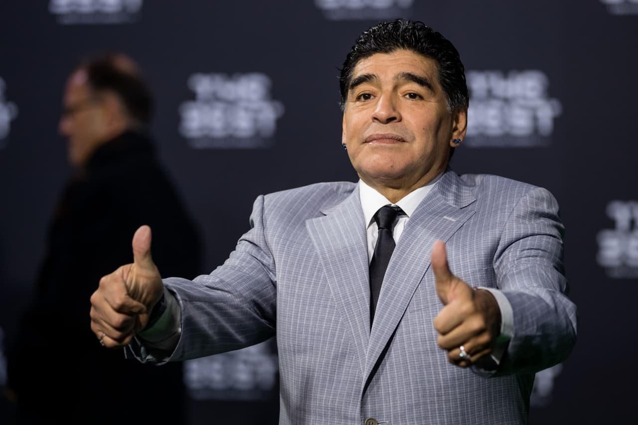 Diego Maradona tiene una deuda de 40 millones de euros desde su época como jugador de Nápoles y ya se ha reunido con el gobierno italiano para llegar a un acuerdo.