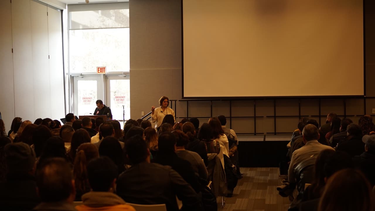 Además, hubieron talleres de otras índoles, como sobre el camino para adquirir una licencia para conducir negocios en Illinois.