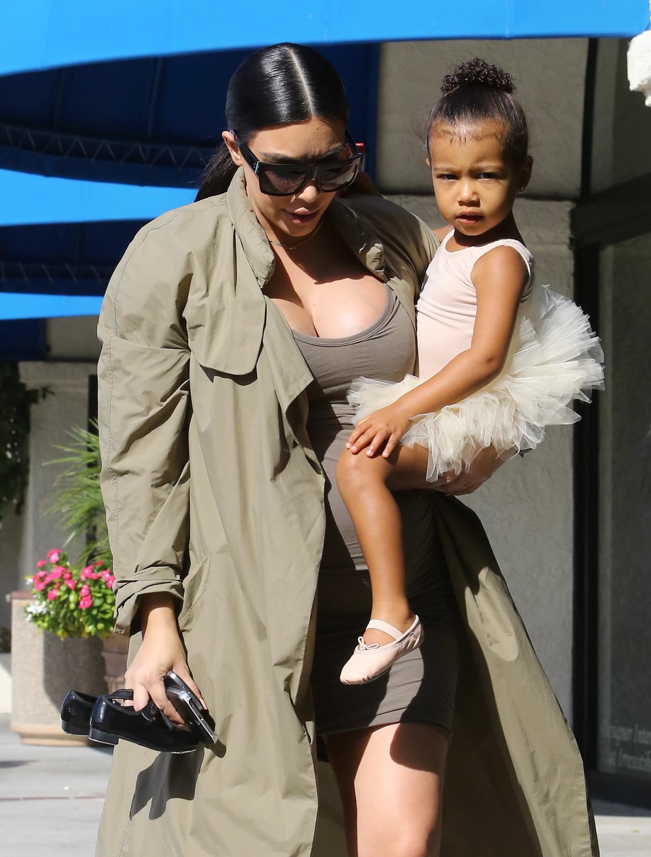 Cuando nació su hija North en 2013 el rapero le obsequió un 
<b>collar de diamantes</b> valuado en un millón de dólares.
<br>