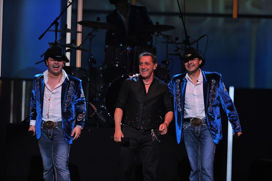 K-Paz de la Sierra y Franco de Vita ganaron el premio a la Canción Regional Mexicana del Año por su colaboración: 'Un buen perdedor'. Le dedicaron este premio a Sergio Gómez, ex vocalista del esta agrupación duranguense, quien fue asesinado en 2007. Cantaron 'Un buen perdedor' y 'Mi sueño'.
