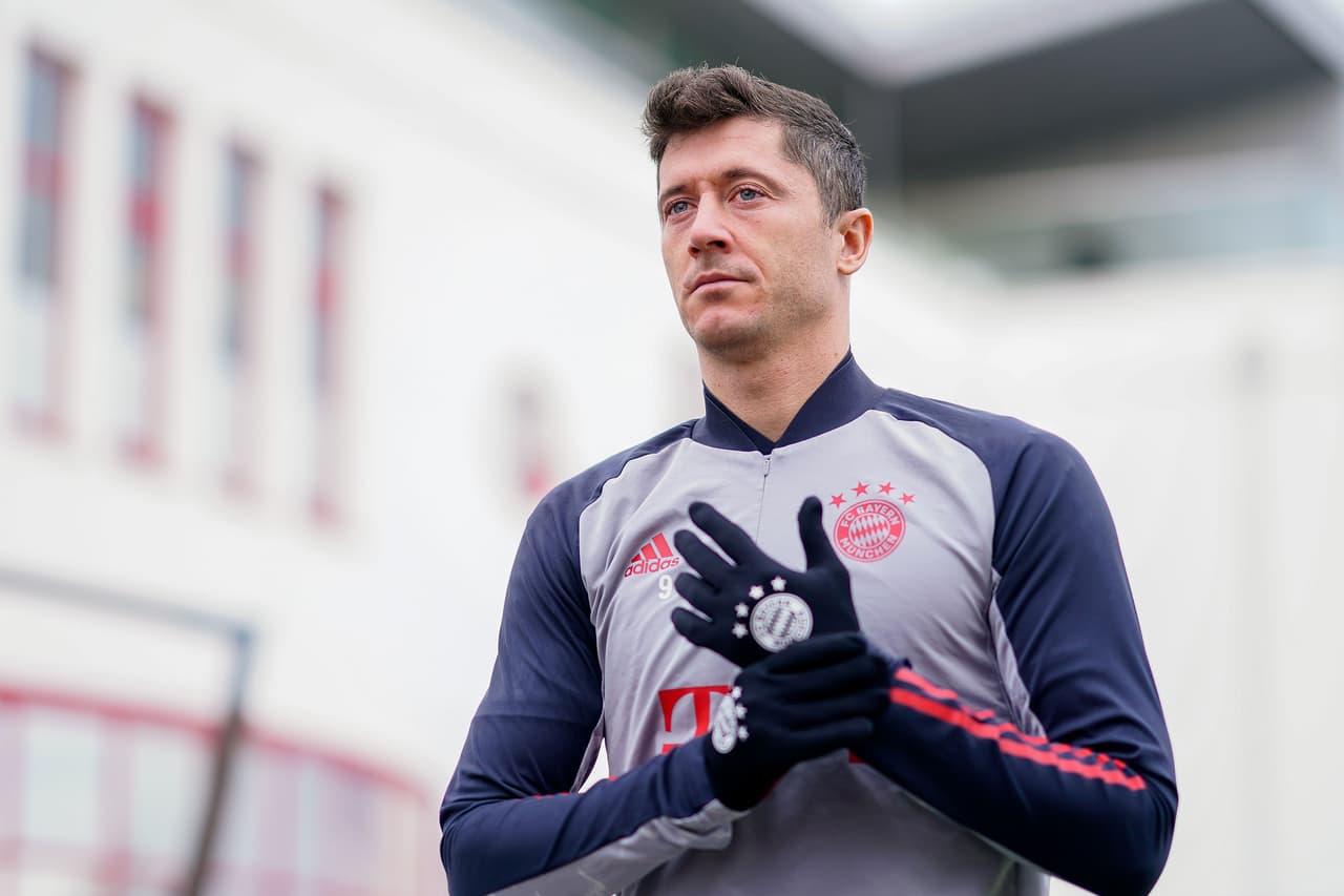 Robert Lewandowski acabaría con reinado de Cristiano y Messi