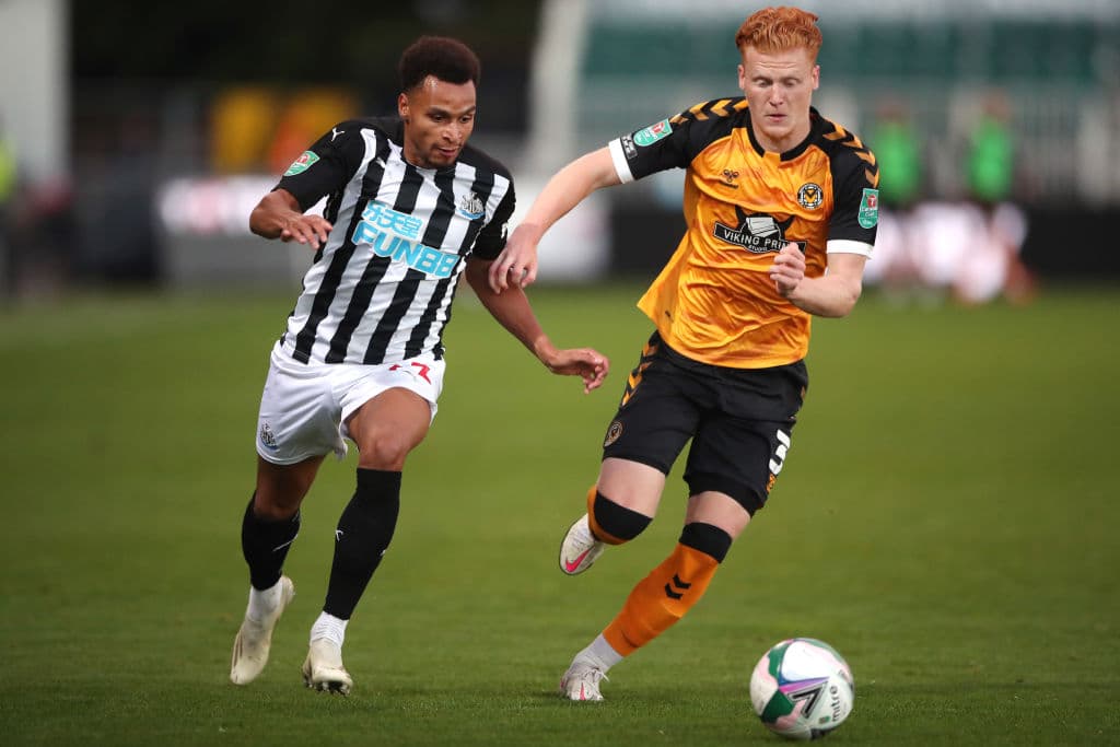Newcastle avanza en ronda de penales y deja atrás a Newport County.