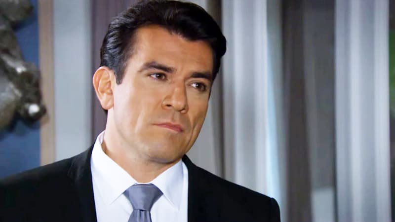 ¡Sigue a Jorge Salinas en el gran final de Pasión y Poder por Univision!