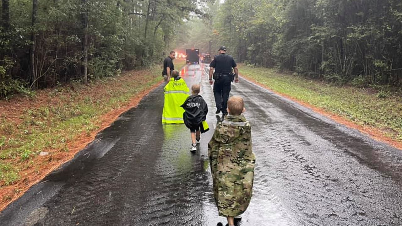 <a href="https://www.facebook.com/countyjudgekeough" target="_blank">El juez del condado Montgomery, Mark Keough</a> dio a conocer las imágenes donde se ve a los tres niños en su cuenta de Facebook.