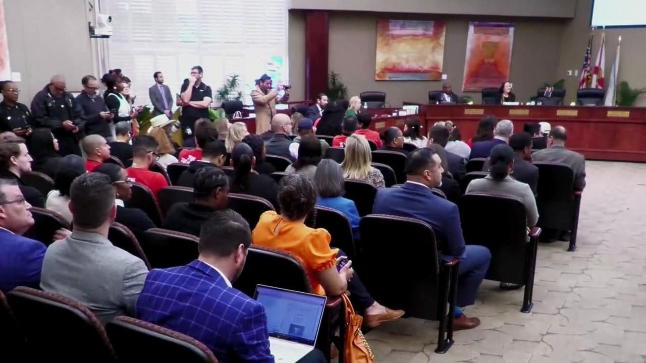 Organizaciones piden a condado Orange demandar al estado por detenciones ligadas a ICE