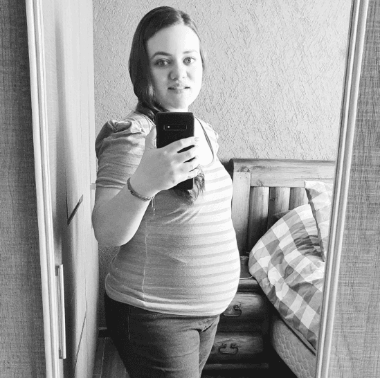 “Qué bonita pancita”, “Qué emoción”, “Linda” y “Lloro”, fueron algunos de los cariñosos mensajes que usuarios de Internet escribieron al pie de los retratos.