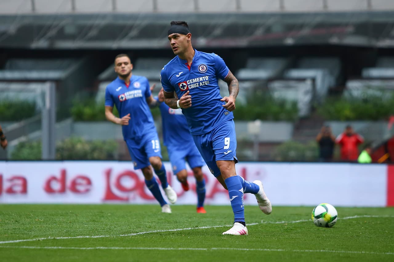 Al minuto 50 de la parte complementaria Caraglio cayó en el área y en primera instancia lo iban a amonestar pero el árbitro revisó la jugada en el VAR y decretó penal.