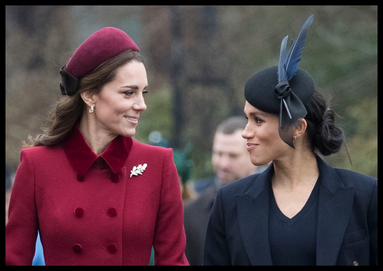 Supuestamente,
<b><a href="https://www.univision.com/entretenimiento/meghan-y-kate-se-llevan-mal-el-palacio-de-kensington-aclara-los-rumores-fotos">la relación entre Kate Middleton y Meghan Markle</a></b> sigue siendo tensa.