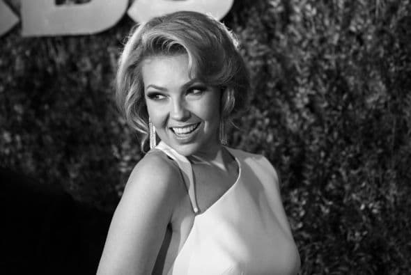 Ahí donde va, Thalía logra que las luces se posen sobre ella.