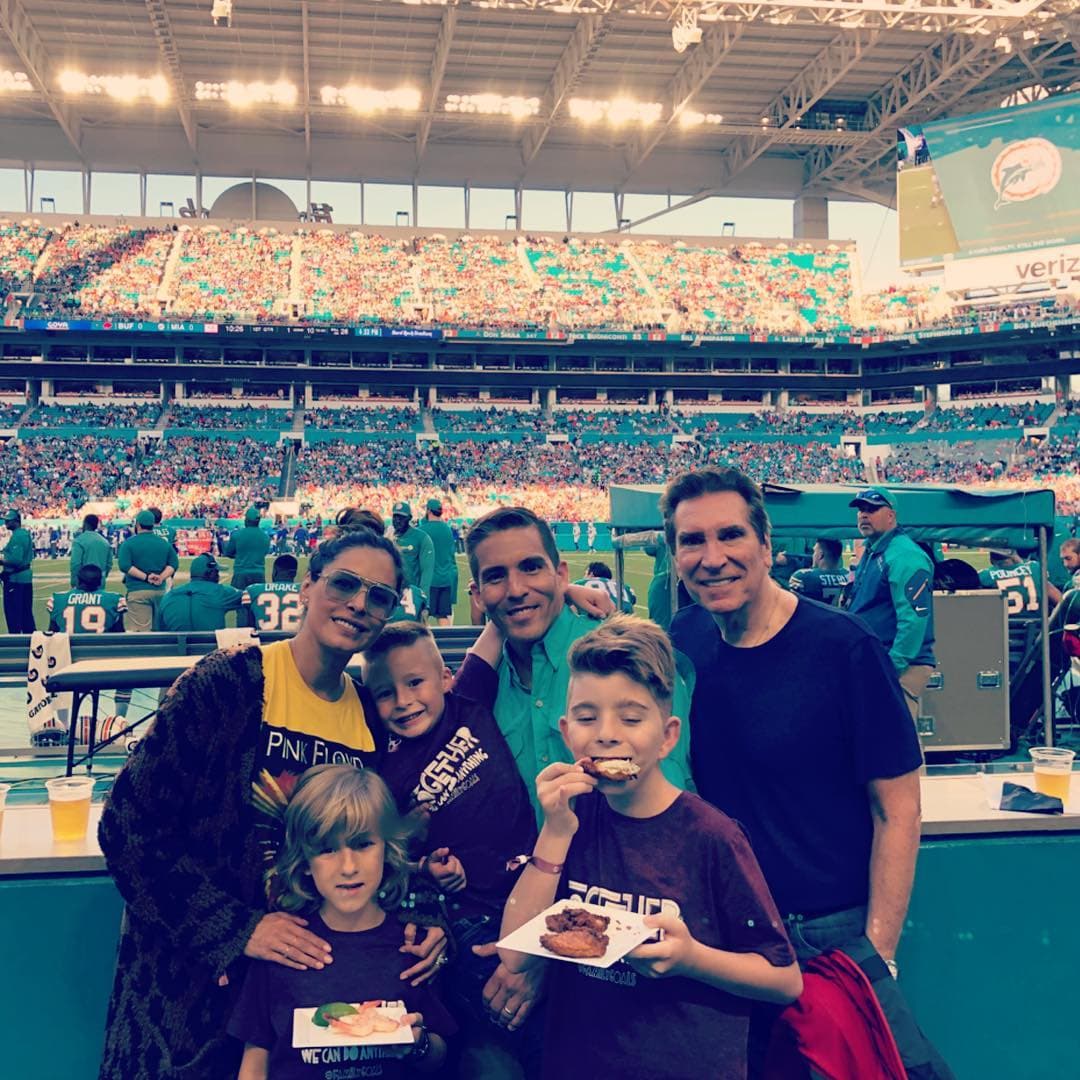 Meses después, el 23 de marzo de 2012, su vida cambió por completo cuando se convirtió en mamá de Mateo. Desde ese momento Galilea disfruta de ser madre y tener una linda familia, a pesar de su ajetreada agenda de trabajo.