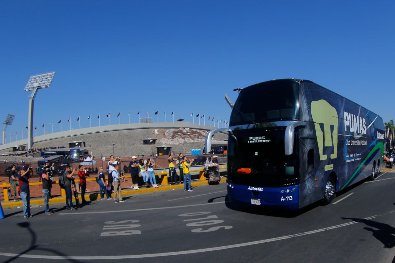 Los fanáticos de Pumas UNAM y América llegaron al estadio de Ciudad Universitaria con su colorido y alegría para una nueva edición del Clásico Capitalino en la Jornada 7 del Clausura 2019 en la Liga MX.