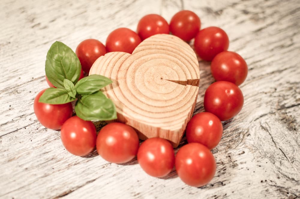 Su uso puede ser tan sencillo como de incluirlo en tu ritual de amor junto a otros ingredientes, como simplemente consumirlo para que potencie el romance y la sexualidad en tu relación.