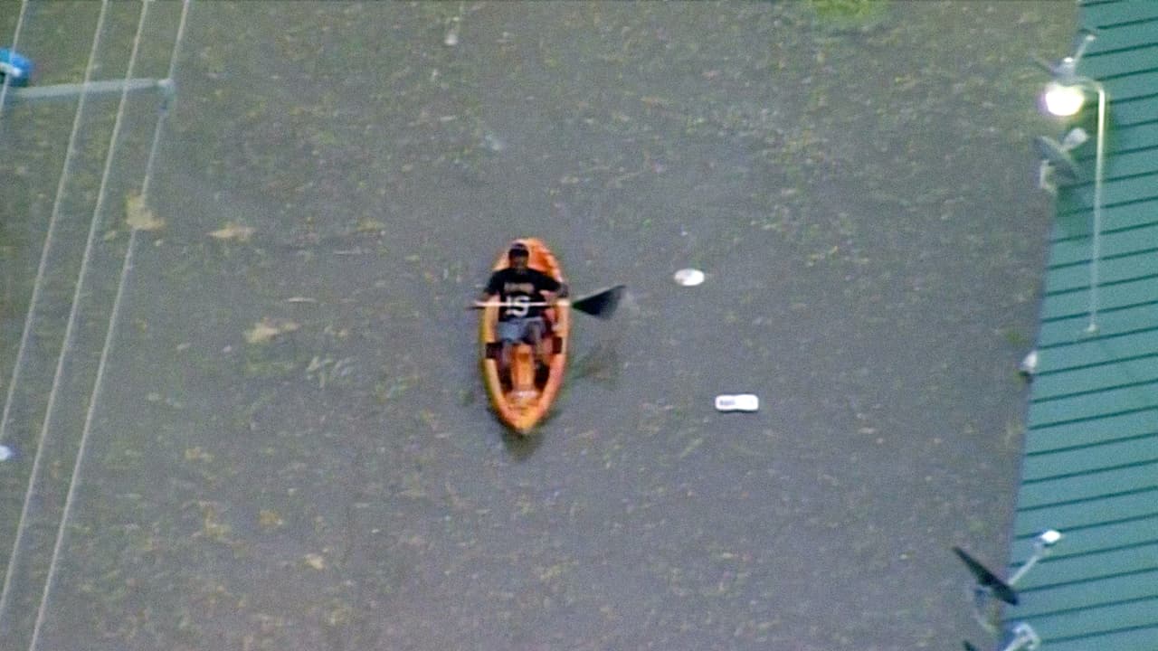 Después del mal tiempo del domingo en la noche y el lunes en la madrugada en el sur de Florida, continúa la emergencia en varias zonas del condado Broward, debido a las inundaciones.