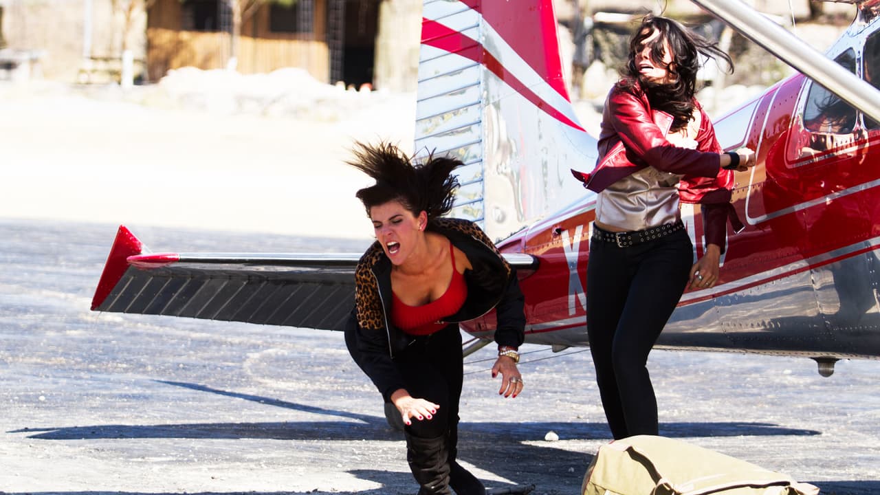 Sin embargo, 
<b><a href="http://www.univision.com/series/la-piloto/la-piloto-yolanda-se-peleo-a-muerte-con-zulima-escena-del-dia-video">Yolanda logró defenderse y la golpeó para escapar</a></b>.